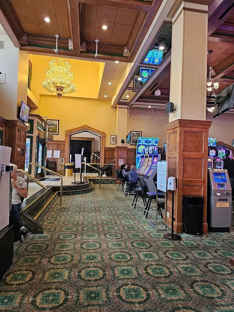 McGills Hotel & Casino