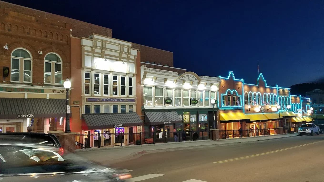 McGills Hotel & Casino