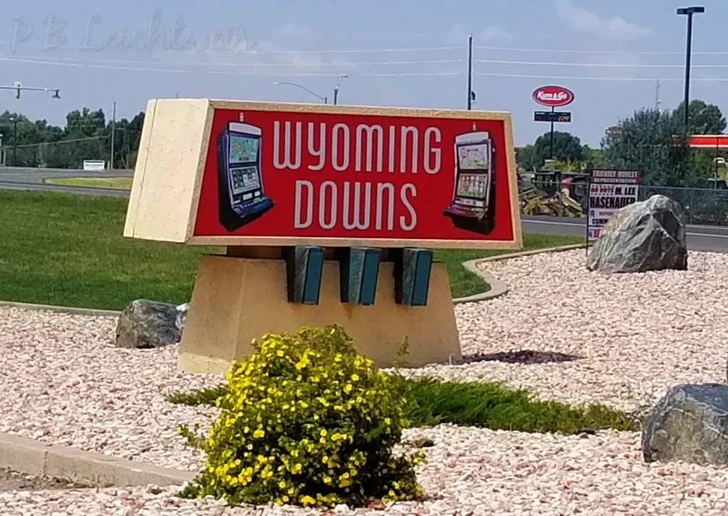 Wyoming Downs - Cheyenne Plaza