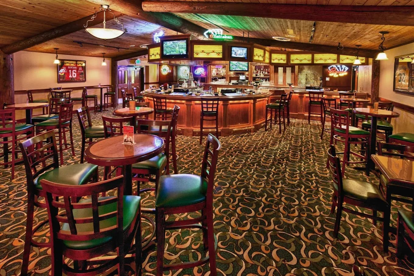 Lucky 7 Casino & Hotel