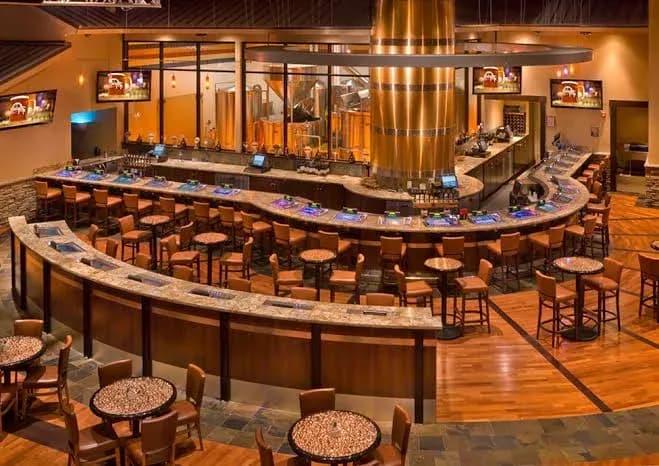 Feather Falls Casino & Lodge