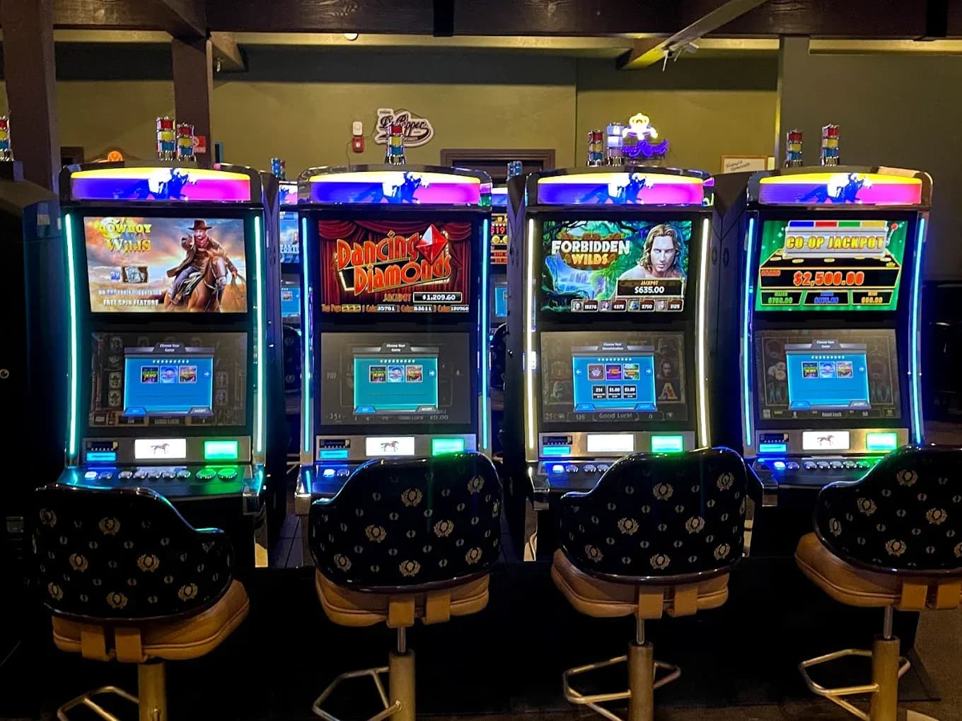 Wyoming Downs - Green River - Town Bar & Grill