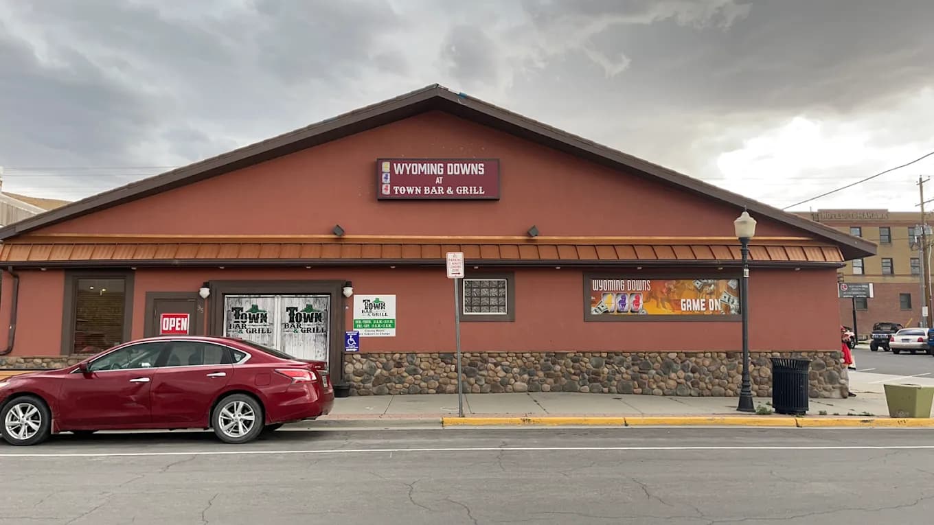 Wyoming Downs - Green River - Town Bar & Grill