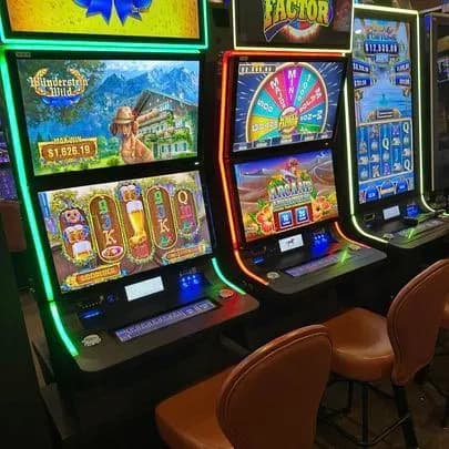 Wyoming Downs - Green River - Town Bar & Grill