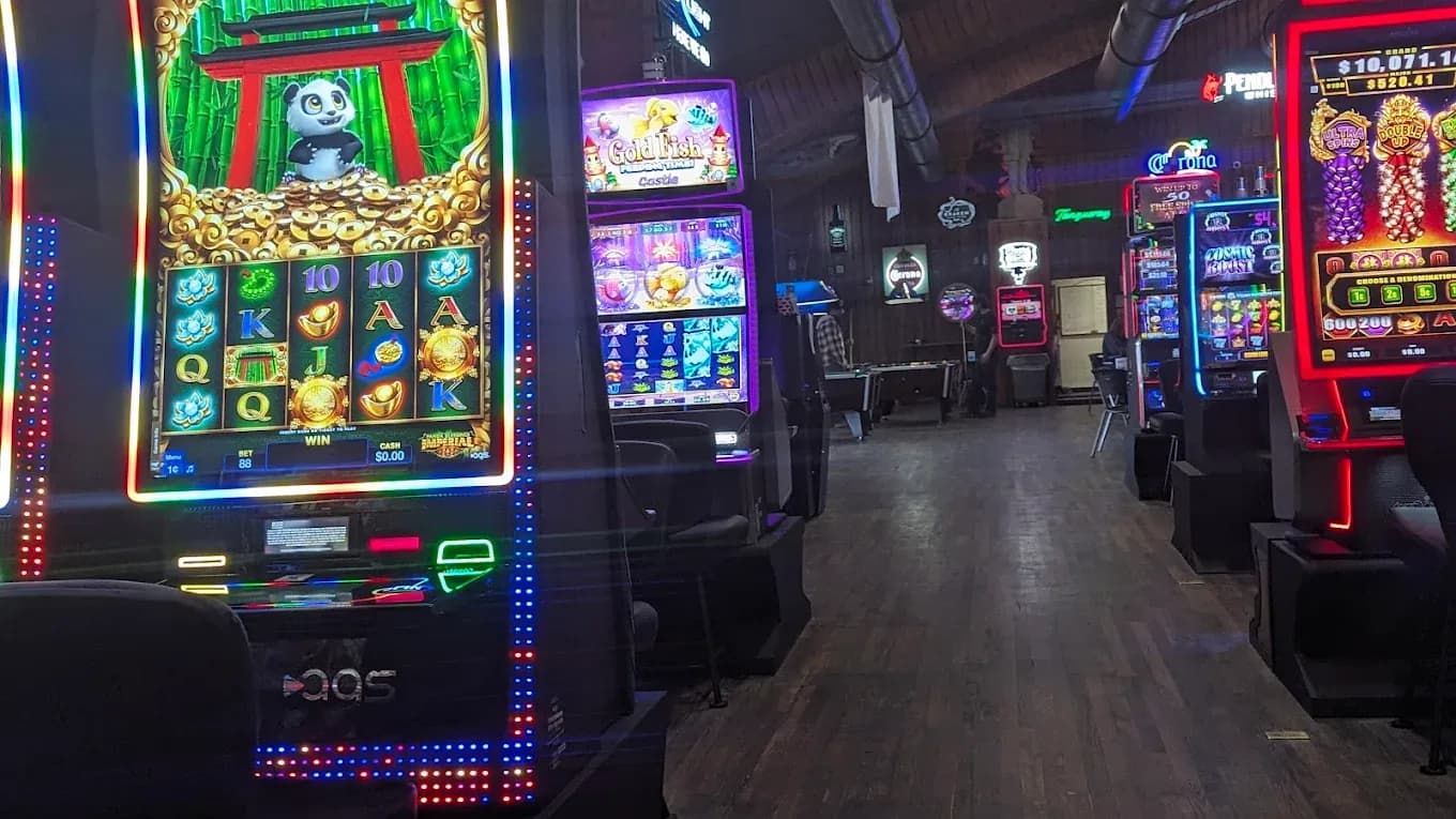 Wyoming Downs - Mills - Beacon Club